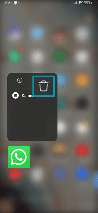 Android home screen, showing the WhatsApp app quick actions, with the Uninstall option highlighted.
