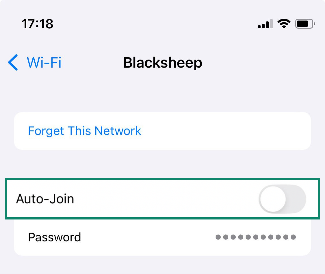 The information page for a Wi-Fi network, with the Auto-Join toggle switch highlighted.